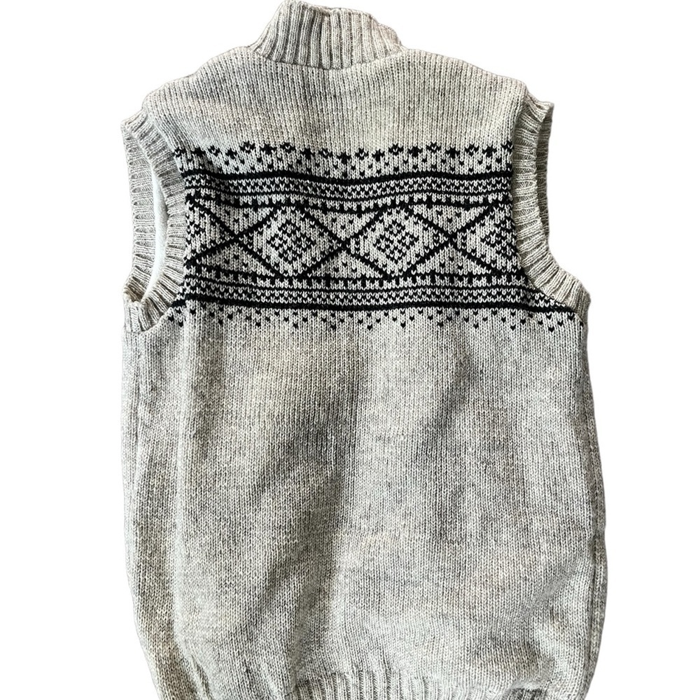 Lost Horizons Wool lined Sweater vest - Picture 3 of 10